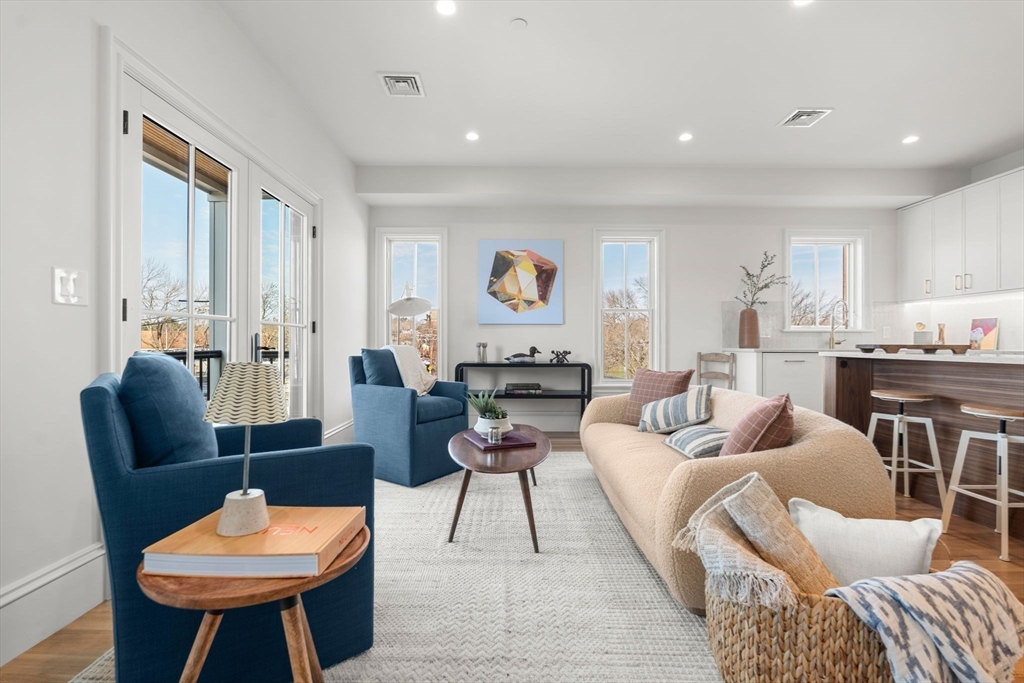 60 Williams Street 402