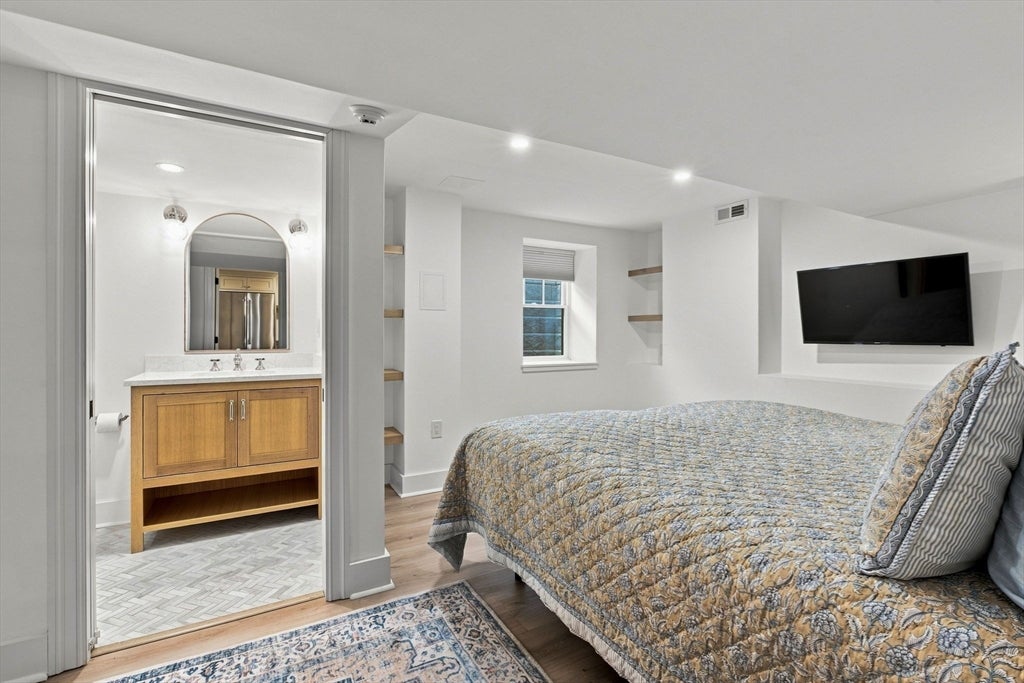 18 Moseley Ave, Newburyport, MA, 18 Moseley Ave, Newburyport, MA Photo #34