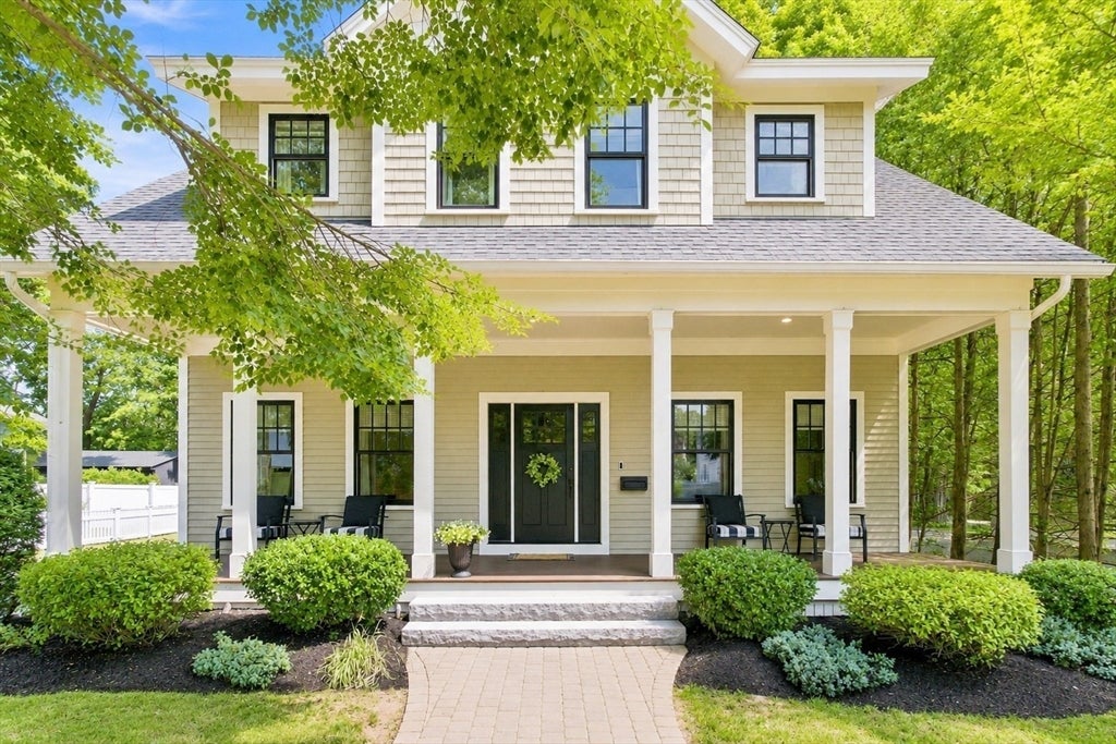 Photo of 18 Moseley Ave, Newburyport, MA