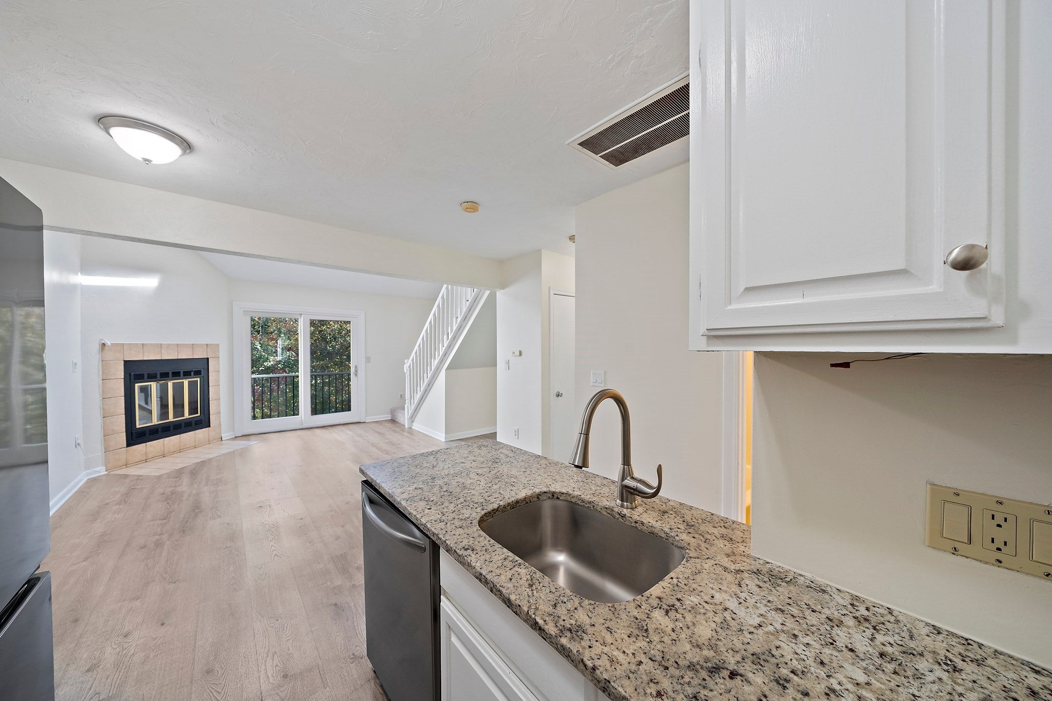 117 Tall Oaks Dr #H, Weymouth, MA, 117 Tall Oaks Dr #H, Weymouth, MA Photo #6