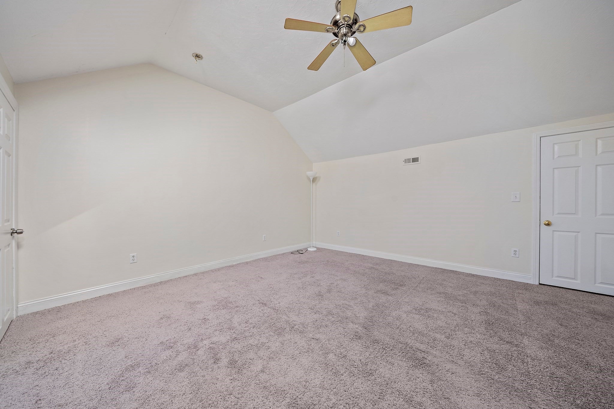 117 Tall Oaks Dr #H, Weymouth, MA, 117 Tall Oaks Dr #H, Weymouth, MA Photo #19