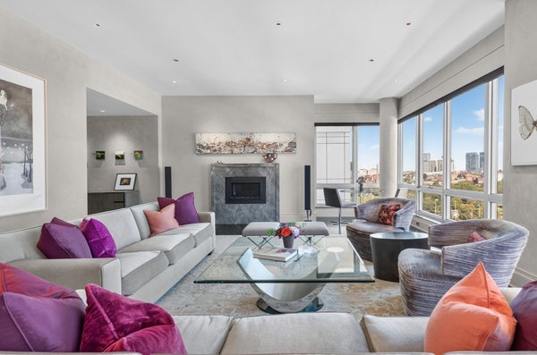 1 CHARLES ST S PH 2C, BOSTON, MA 02116 - Image e699b94a269a2b9bdd02f91c8cc06a18/183066025
