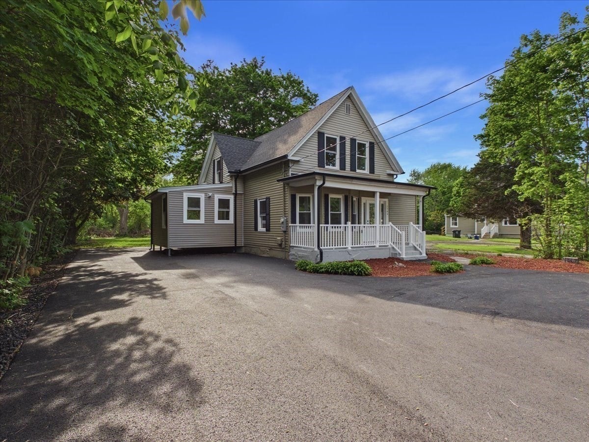 Photo of 1544 Bridge St, Dracut, MA