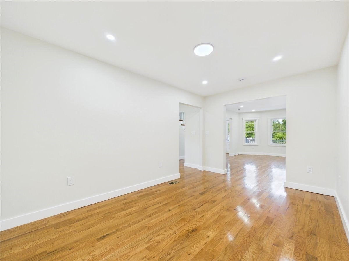 1544 Bridge St, Dracut, MA, 1544 Bridge St, Dracut, MA Photo #24