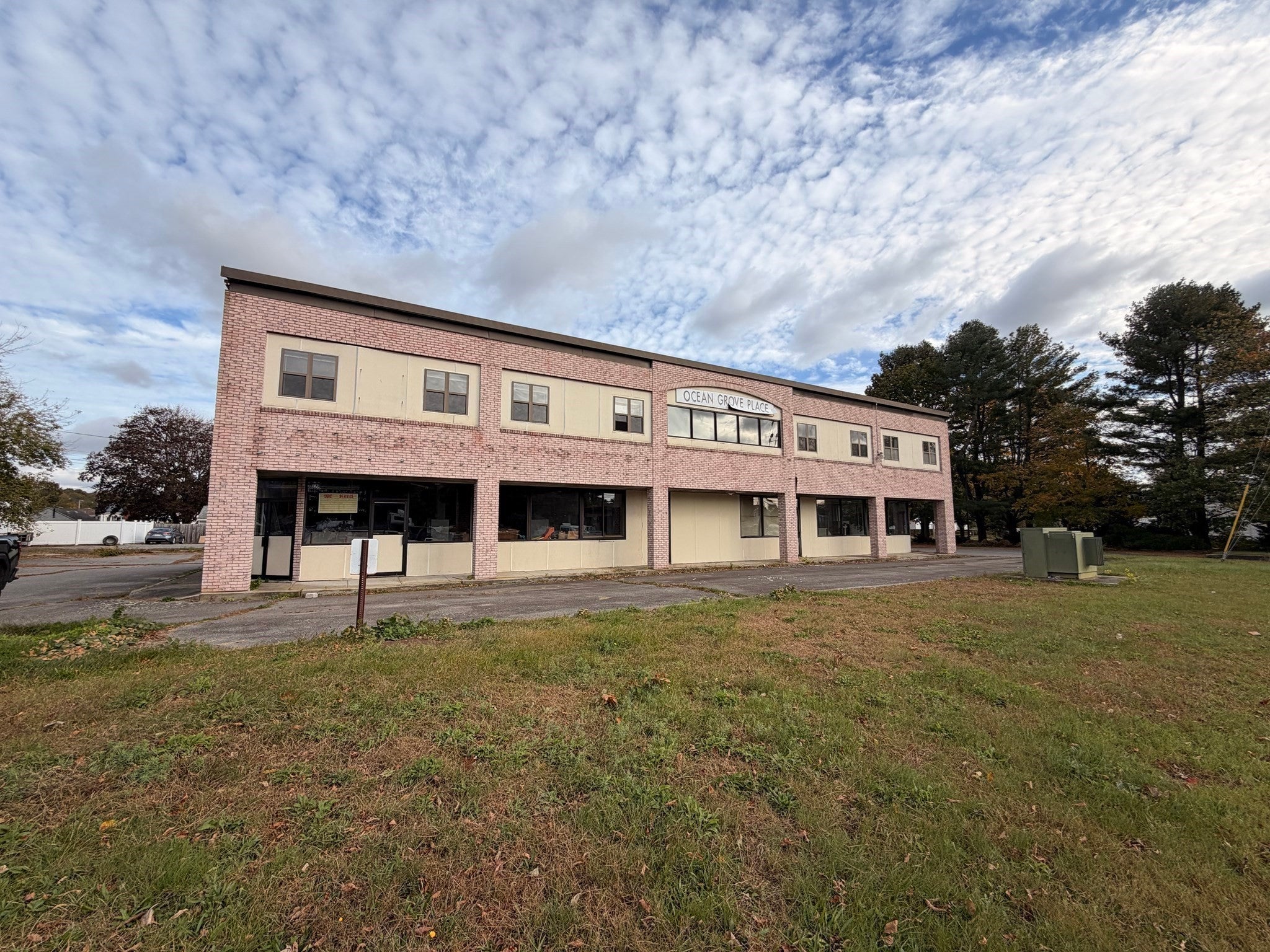 98 Macomber Ave