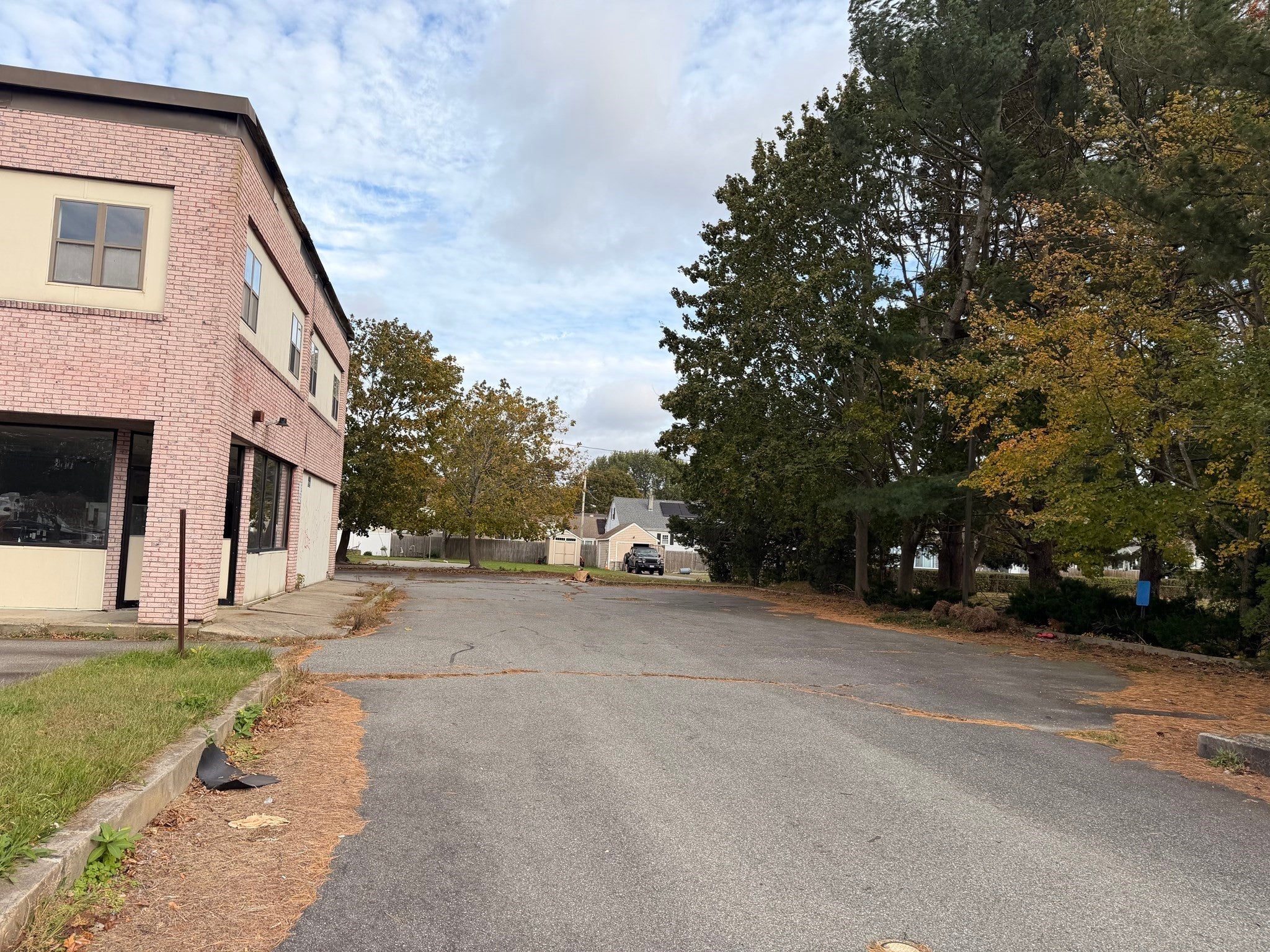 98 Macomber Ave