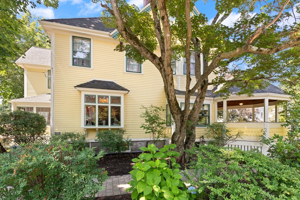 2 Lagrange Street