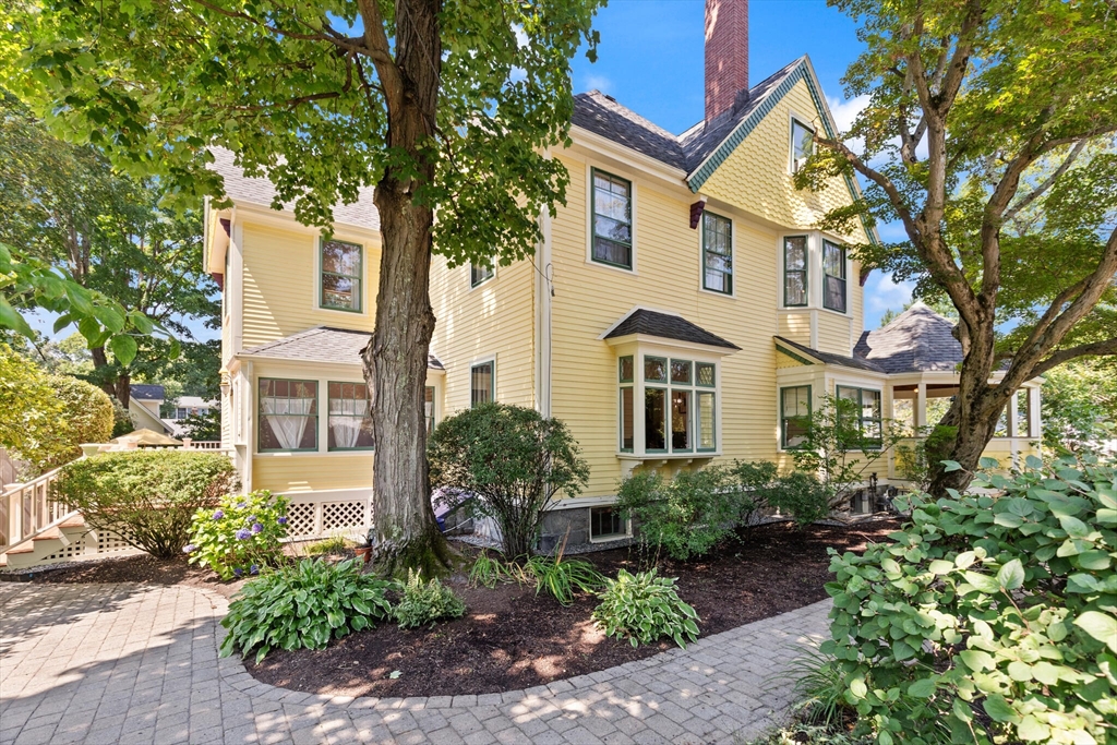 2 Lagrange Street