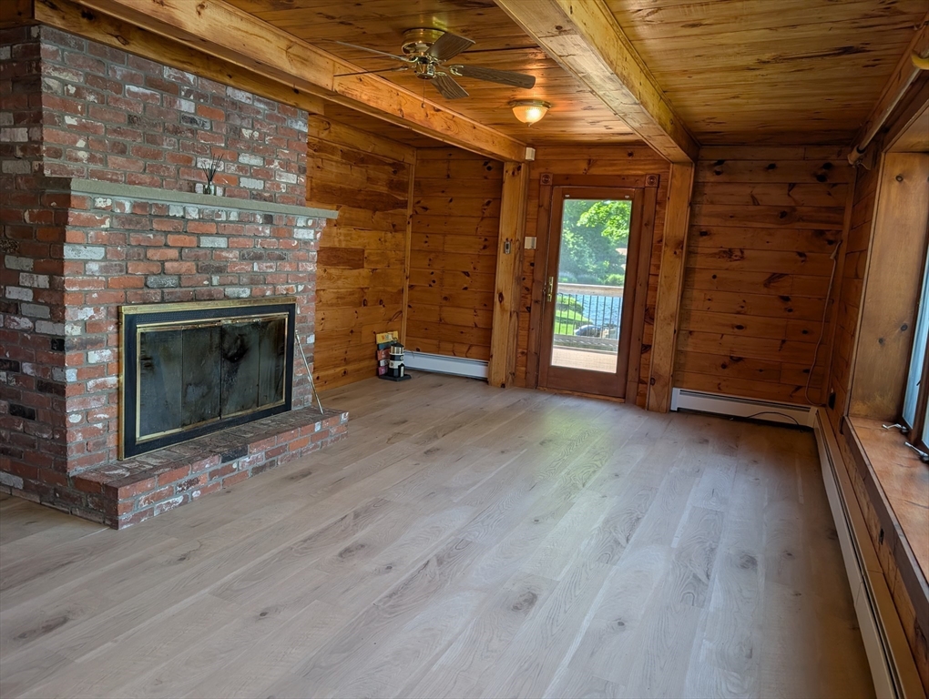 27 Carrier Ln