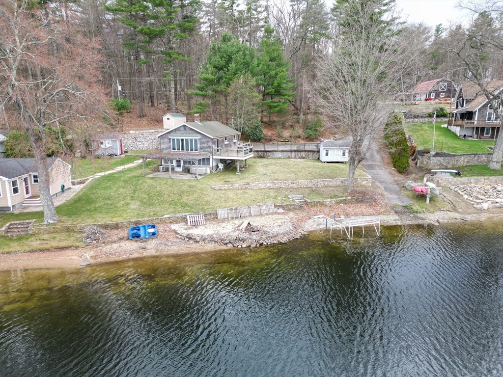 Click for 27 Carrier Ln, Sutton, MA slideshow