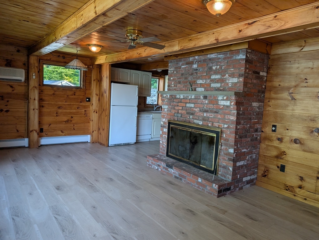 27 Carrier Ln