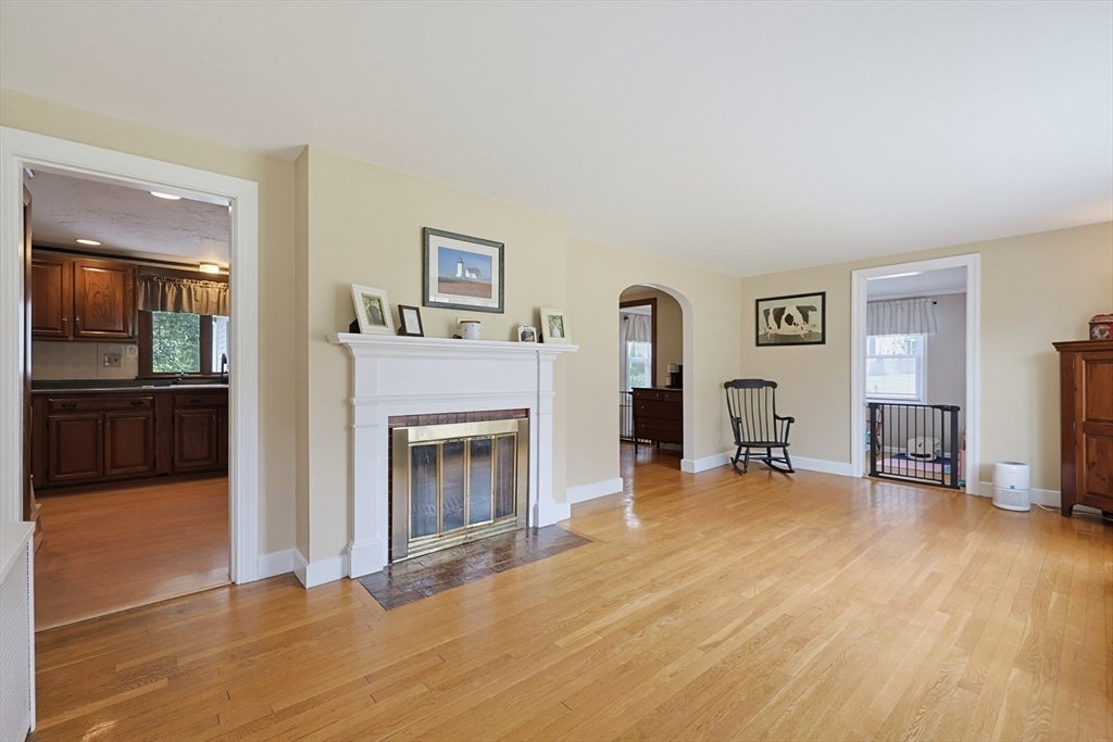 4 Loring St