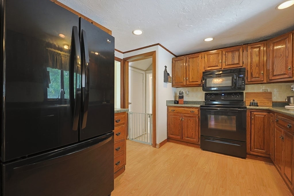 4 Loring St, Auburn, MA, 4 Loring St, Auburn, MA Photo #11