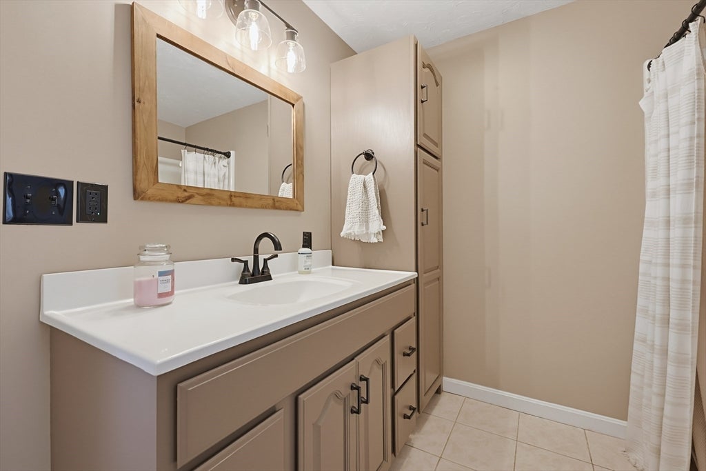 4 Loring St, Auburn, MA, 4 Loring St, Auburn, MA Photo #22