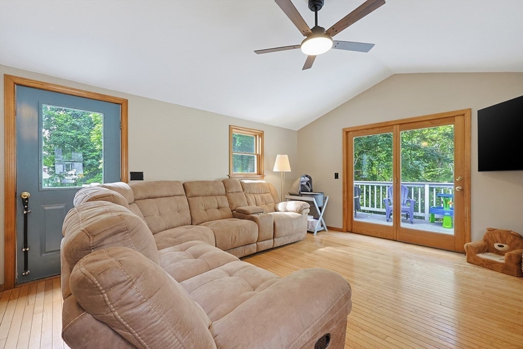 4 Loring St, Auburn, MA, 4 Loring St, Auburn, MA Photo #18