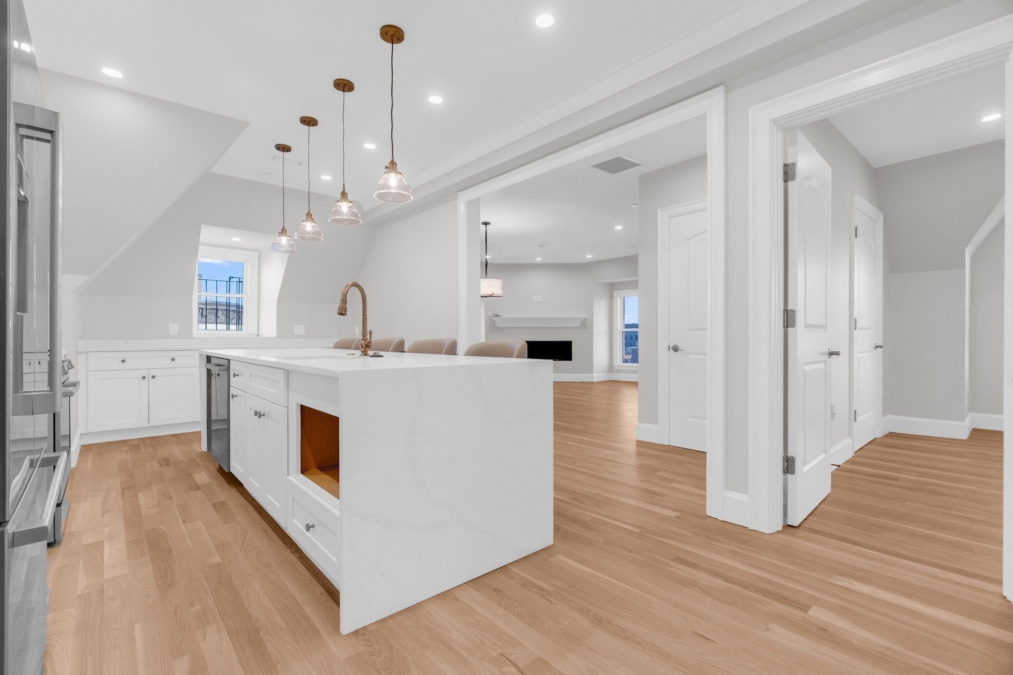 1396 Beacon Street #5, Brookline, MA, 1396 Beacon Street #5, Brookline, MA Photo #4
