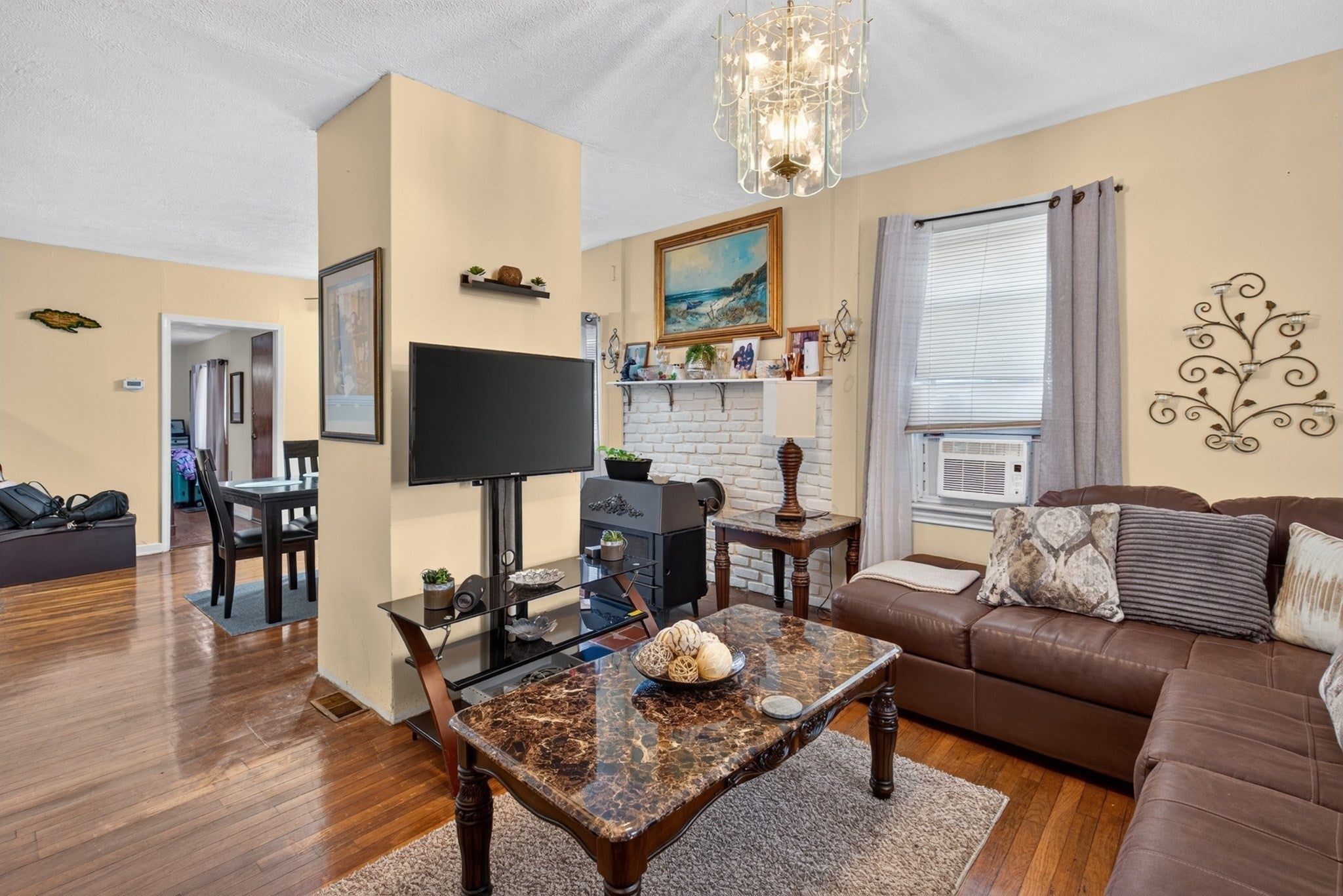 445 Walnut Ave