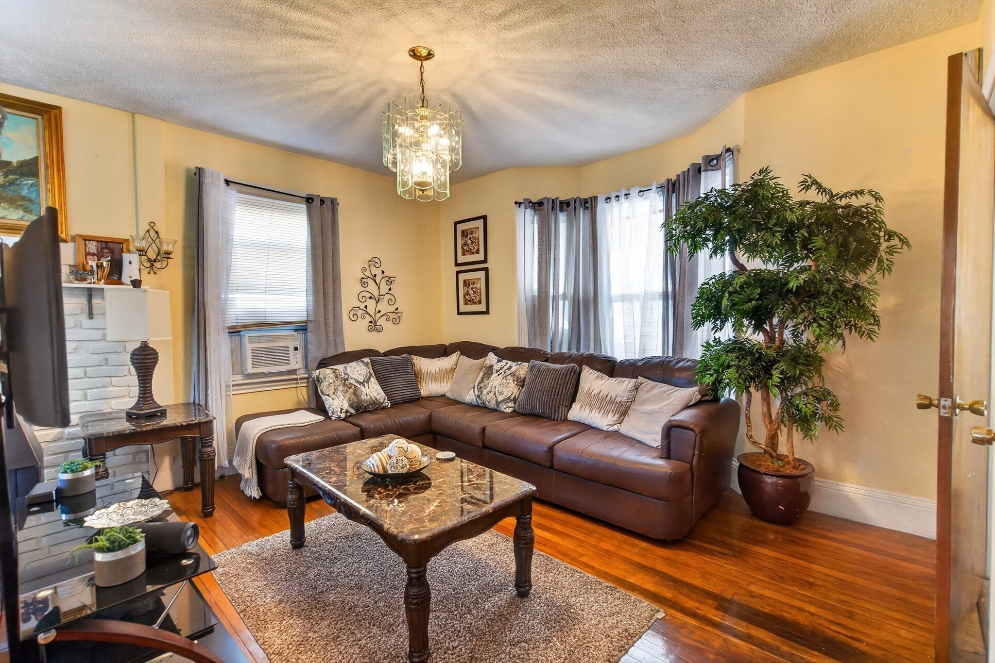 445 Walnut Ave