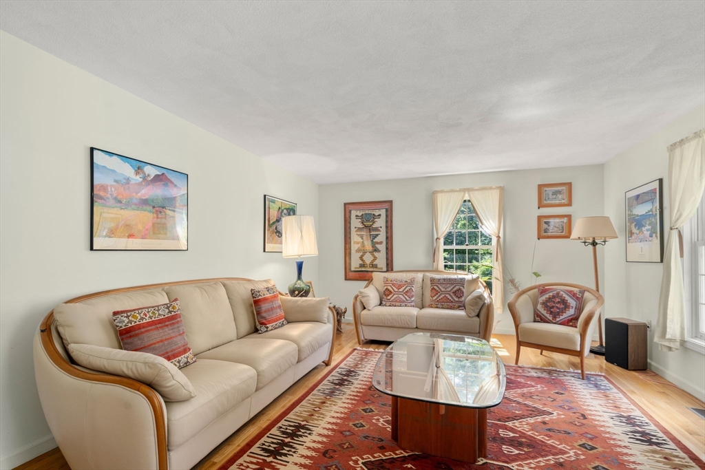 16 Parmenter Rd