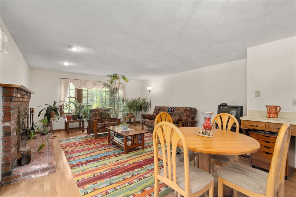 16 Parmenter Rd