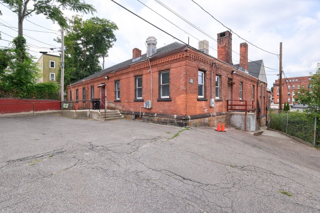 829 Main St