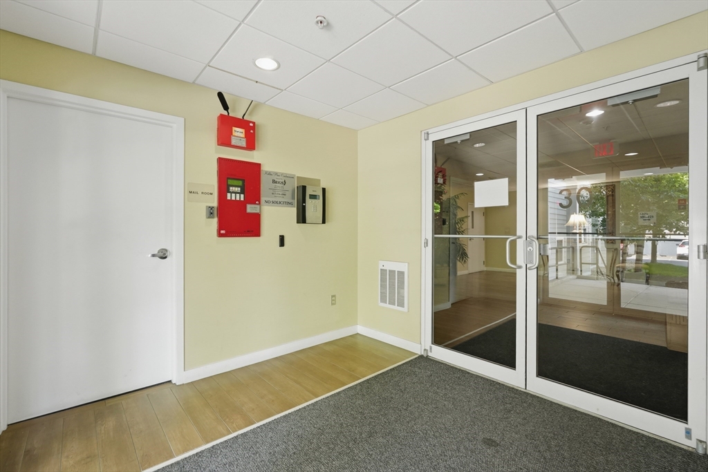 30 Franklin Street 221