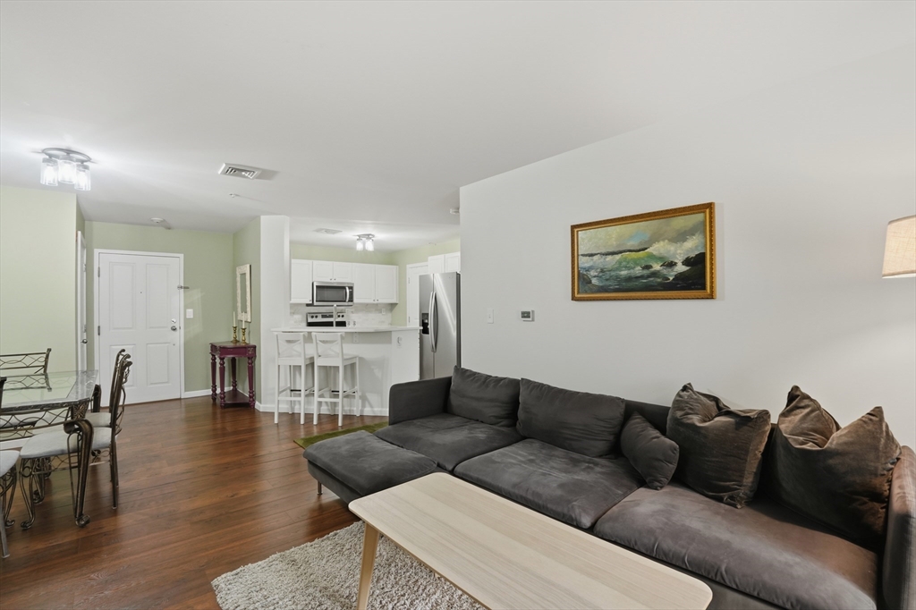 30 Franklin Street 221