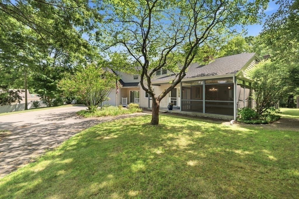 5 Locust St, North Reading, MA Photo #4