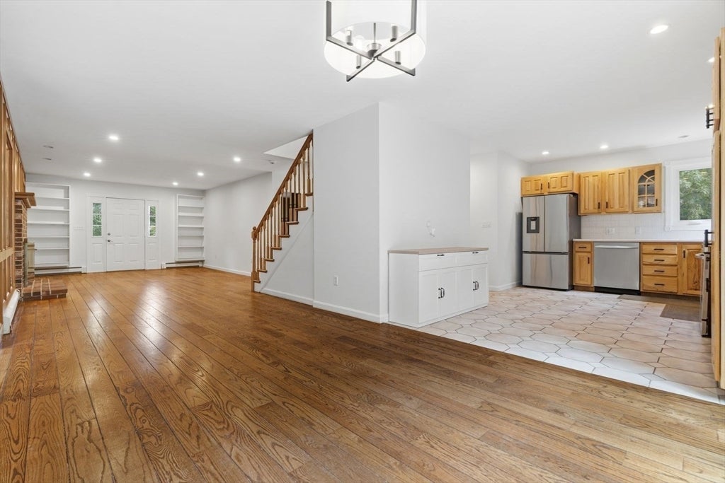 5 Locust St, North Reading, MA Photo #15