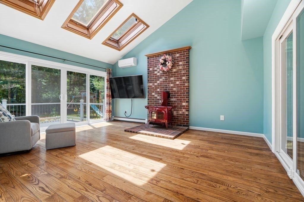 5 Locust St, North Reading, MA Photo #13