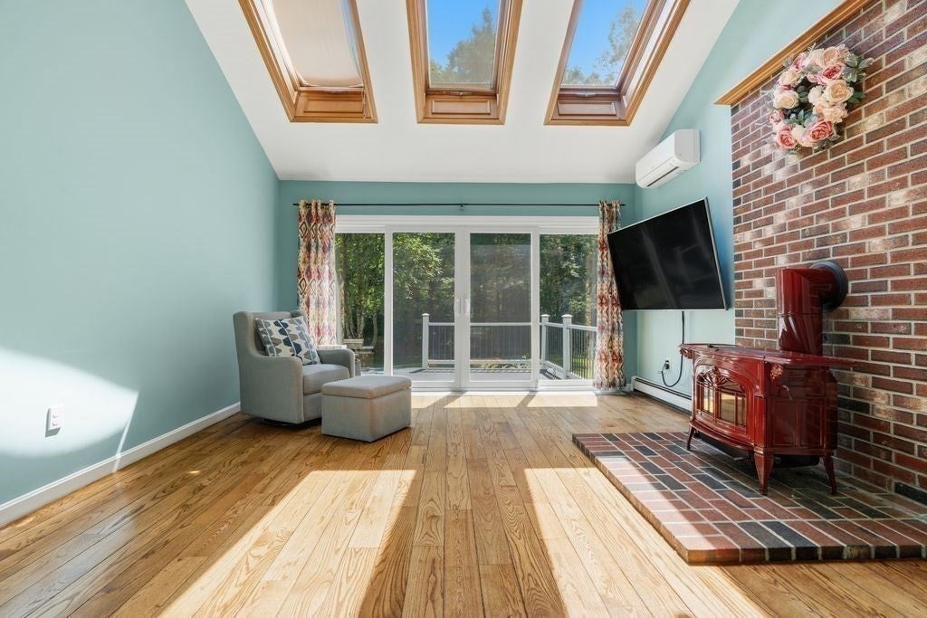 5 Locust St, North Reading, MA Photo #12