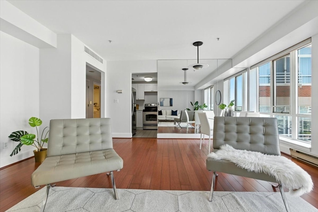 197 8th St 501