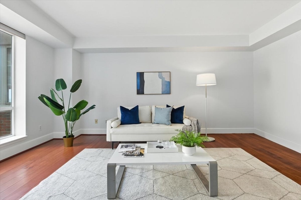 197 8th St 501