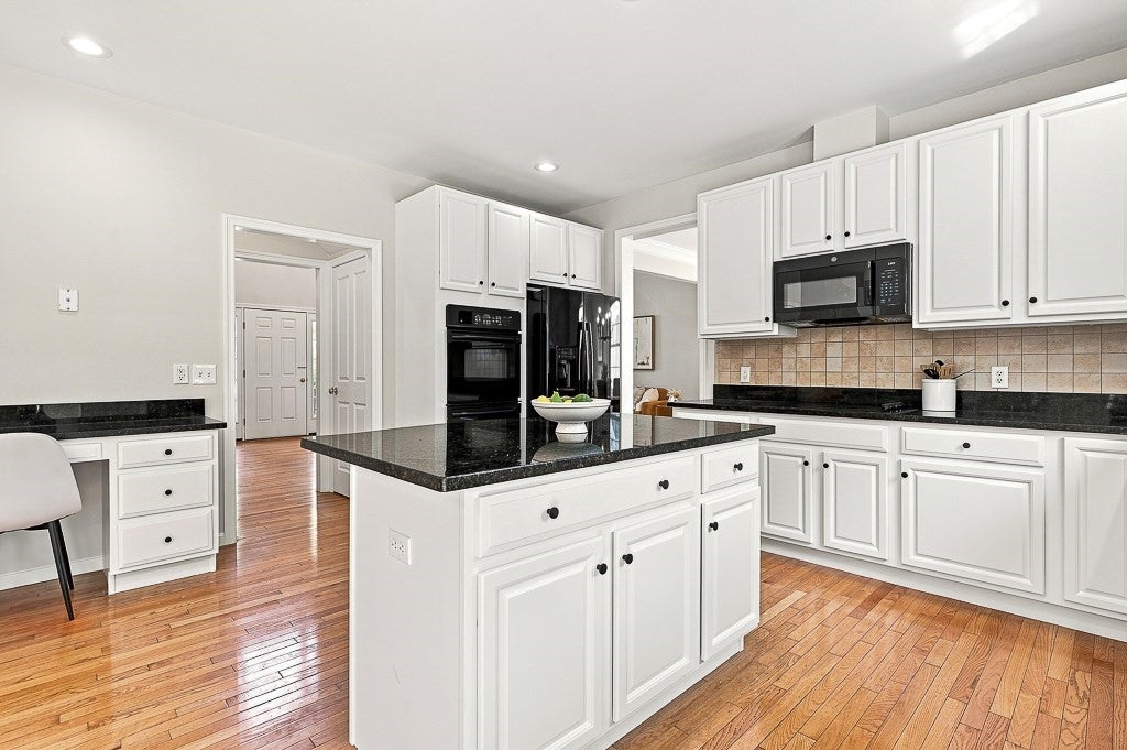 37 Aspen Avenue, Grafton, MA Photo #13