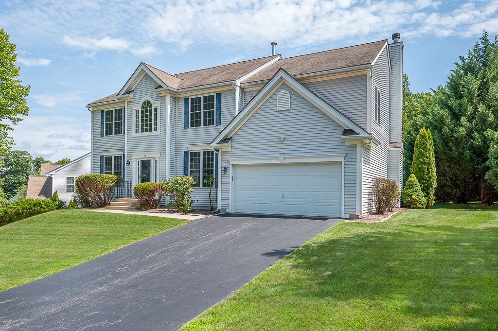 37 Aspen Avenue, Grafton, MA Photo #2