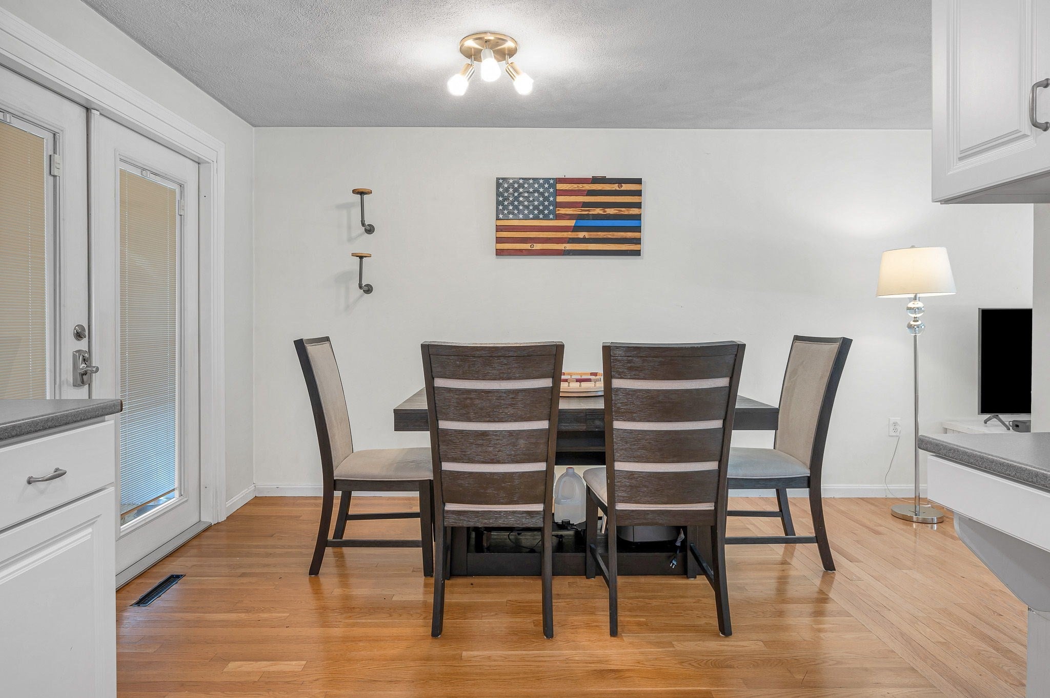 7 Hickory Dr, Townsend, MA Photo #6