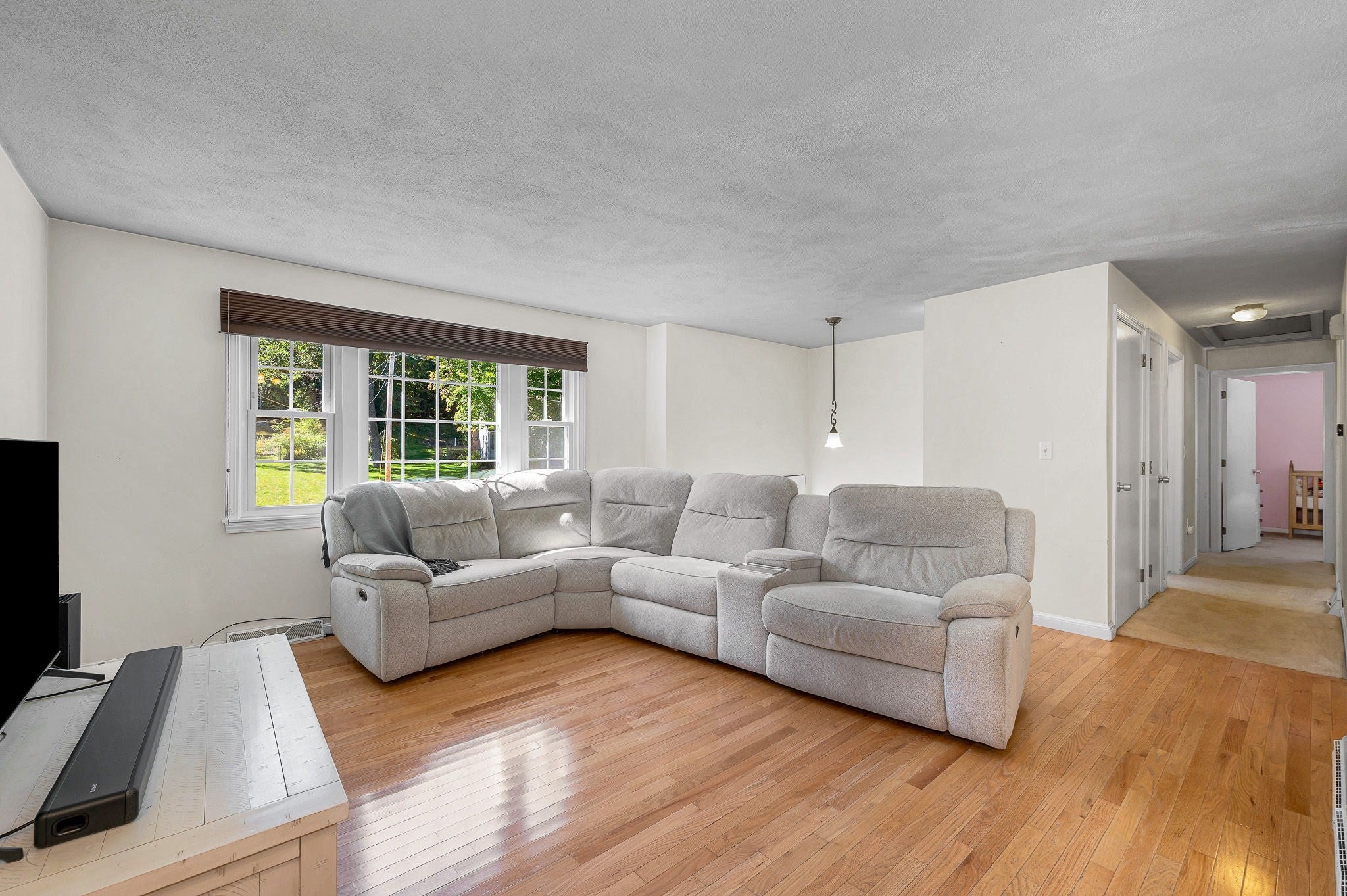 7 Hickory Dr, Townsend, MA Photo #4