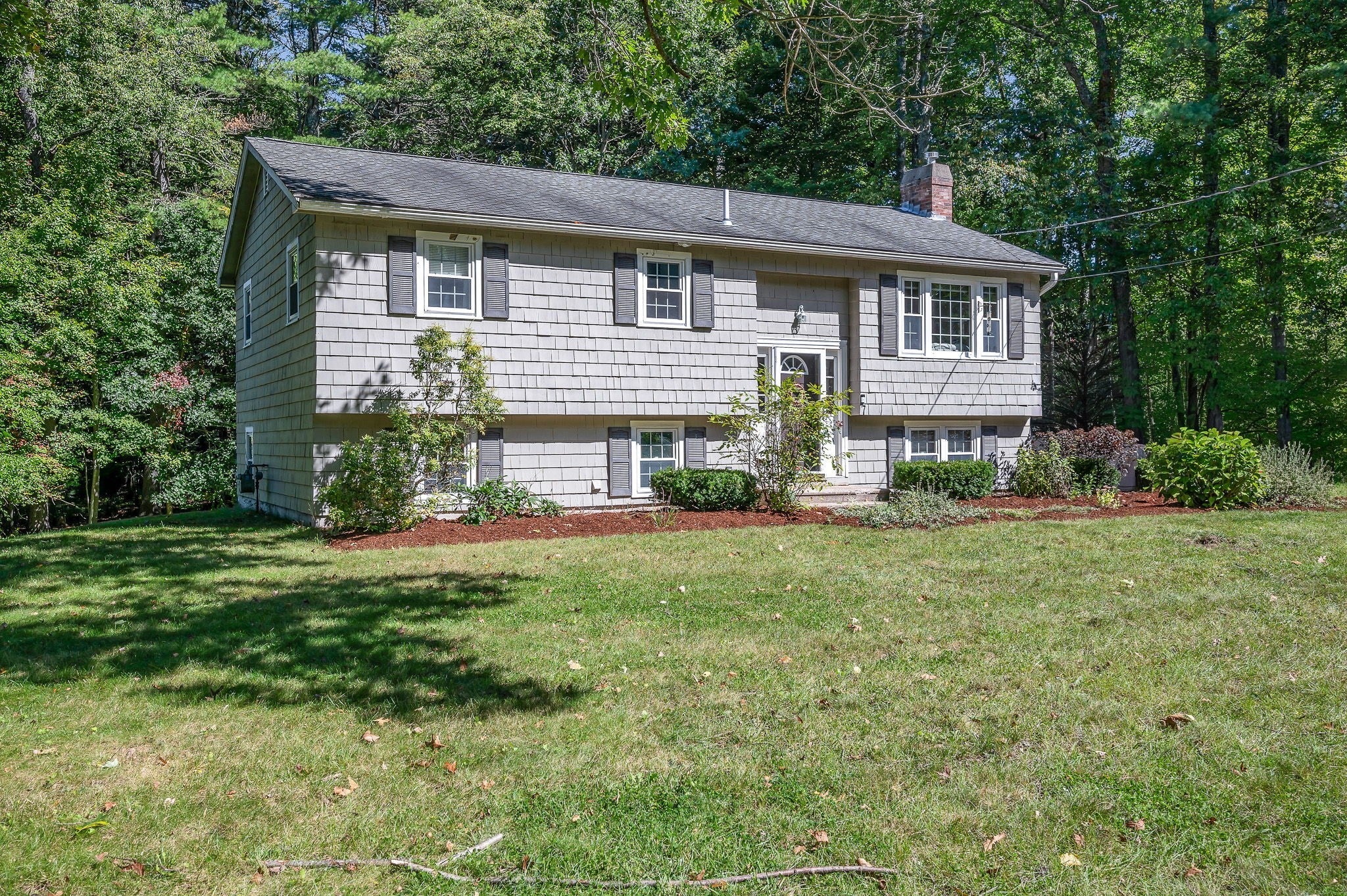 7 Hickory Dr, Townsend, MA Photo #2