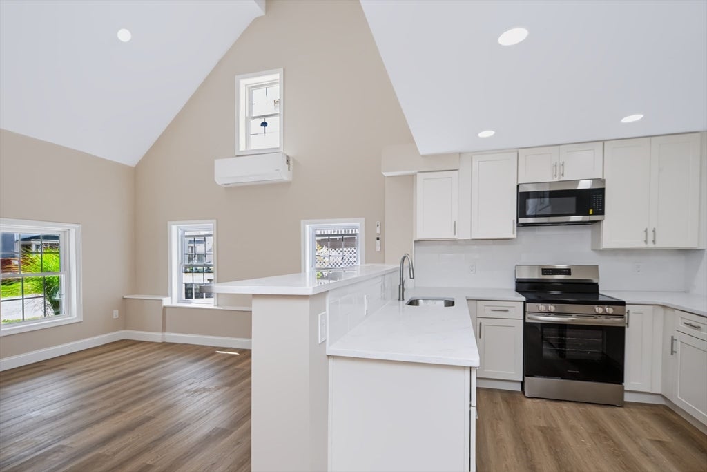 Photo of 16 Winter Pl, Winchendon, MA