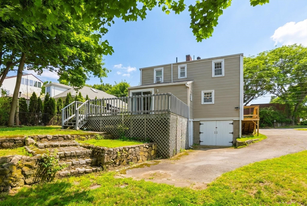 138 Ellis Ave