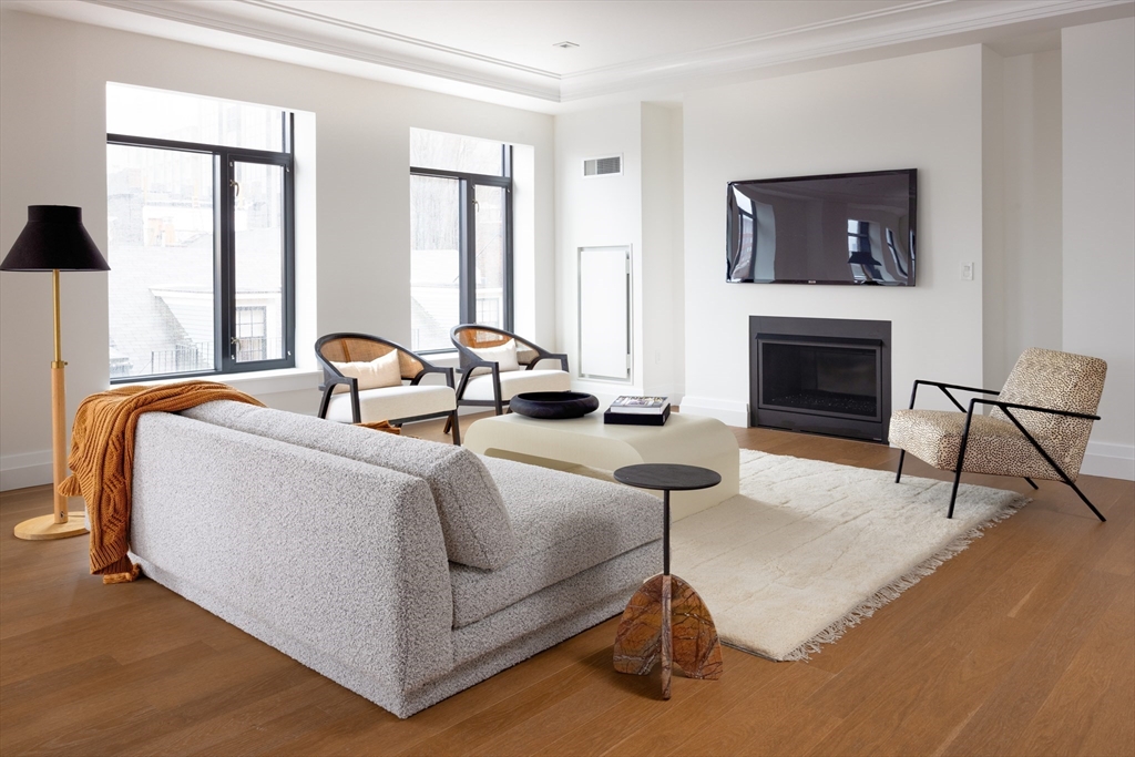 45 Temple St 401