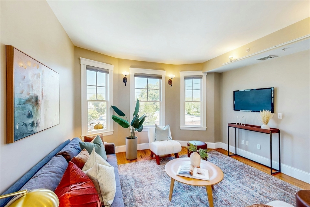 386 Washington St 3B