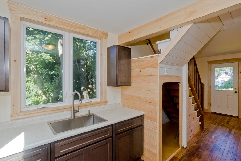 34 Washington St, Greenfield, MA, 34 Washington St, Greenfield, MA Photo #23