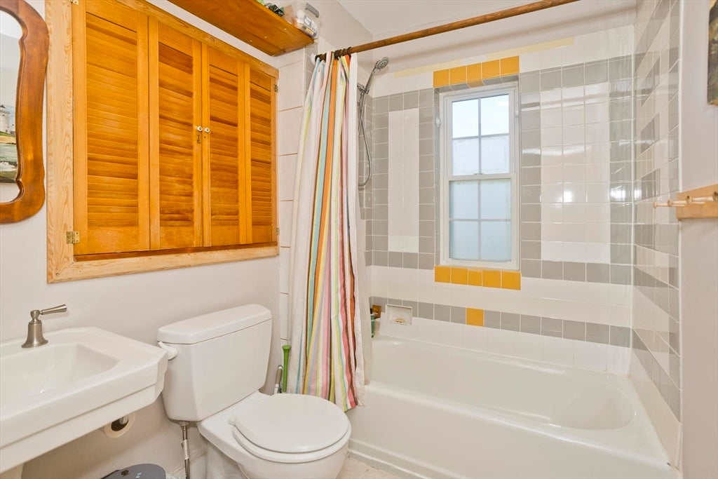 34 Washington St, Greenfield, MA, 34 Washington St, Greenfield, MA Photo #8