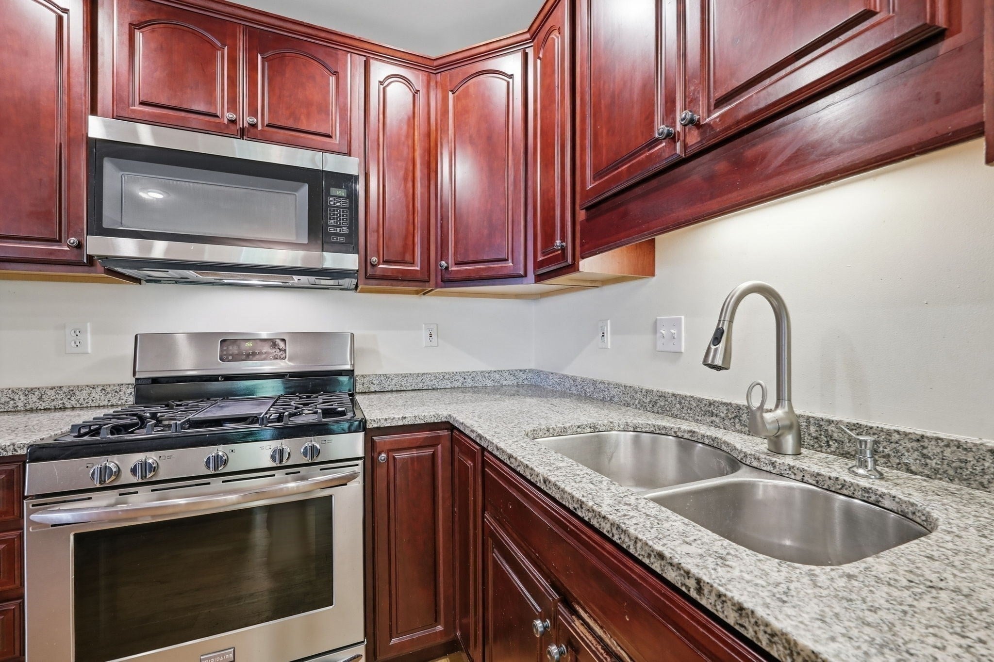 23 Wynnfield Cir #23, Southwick, MA Photo #7