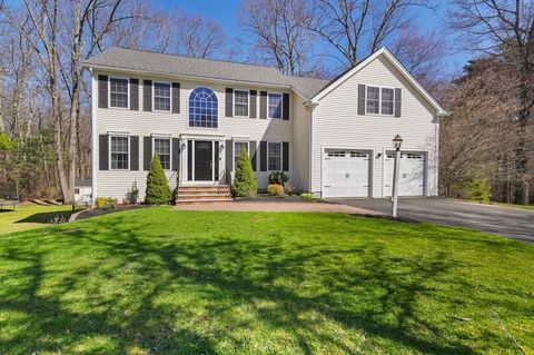 15 Whitewood Circle Amesbury MA 01913