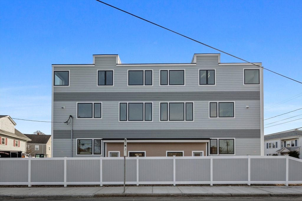 308 Newton Street 1