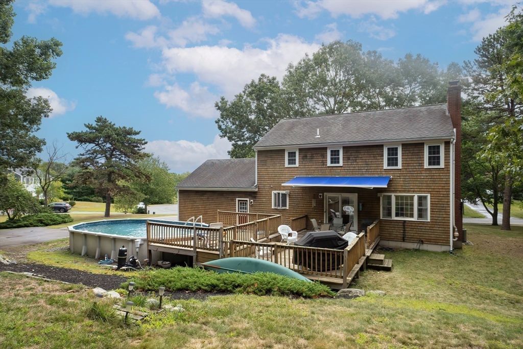 Plainville, Massachusetts 02762, United States, 4 Bedrooms Bedrooms, ,3 BathroomsBathrooms,Residential,Pending,203284