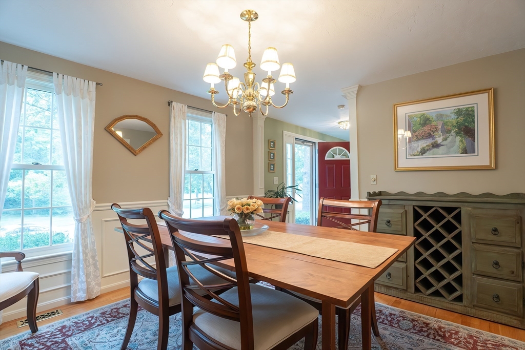 Plainville, Massachusetts 02762, United States, 4 Bedrooms Bedrooms, ,3 BathroomsBathrooms,Residential,Pending,203284