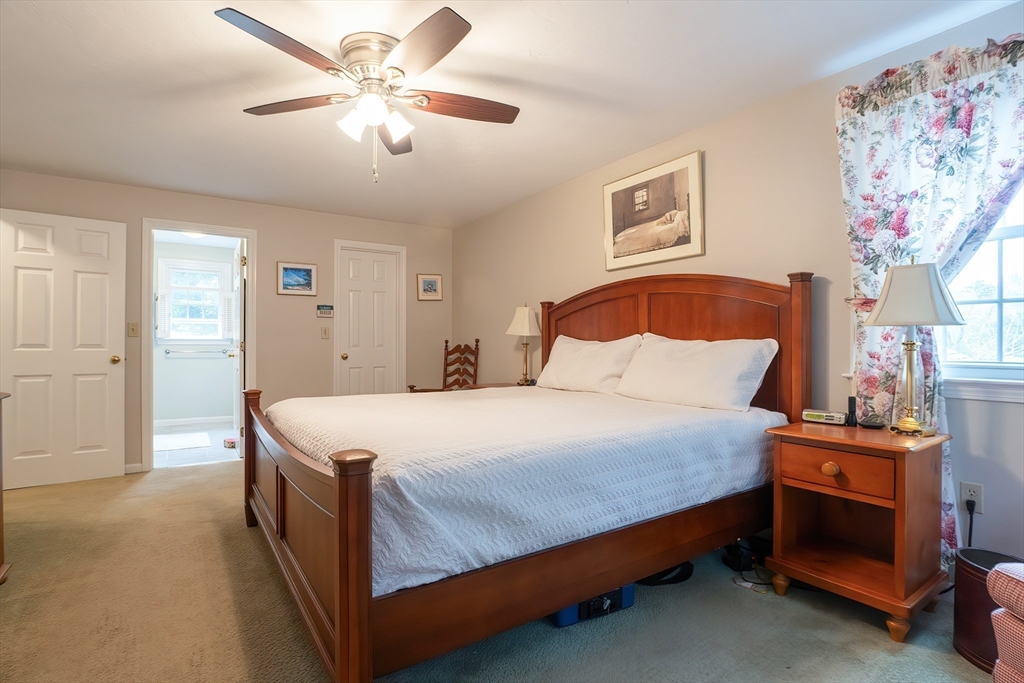 Plainville, Massachusetts 02762, United States, 4 Bedrooms Bedrooms, ,3 BathroomsBathrooms,Residential,Pending,203284